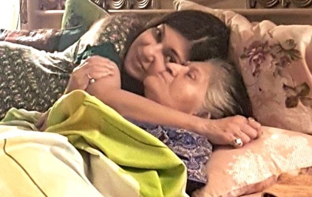 Alka Yagnik With Her Mother