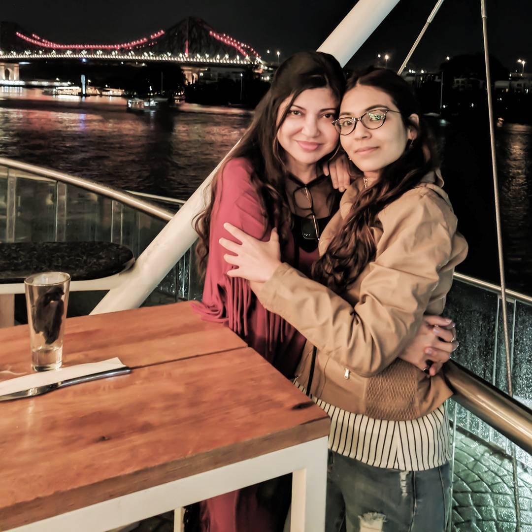 Alka Yagnik With Her Daughter