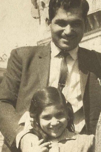 Alka Yagnik With her Father