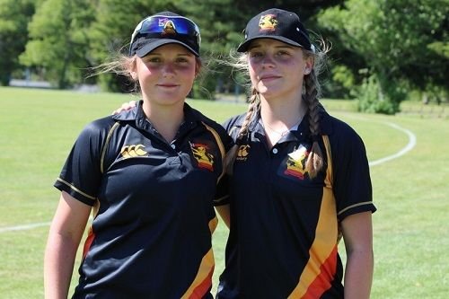 Amelia Kerr (left) with her sister (right)