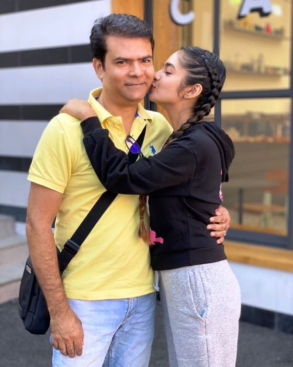 Anushka Sen with Her Father