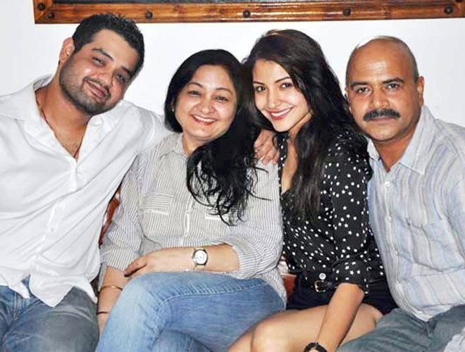 Anushka Sharma with her family