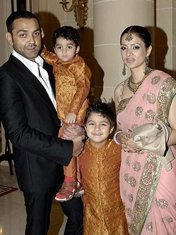 Bobby Deol With His Sons And Wife