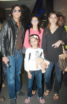Chunky Pandey with his family