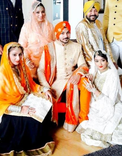 Daler Mehndi with his children