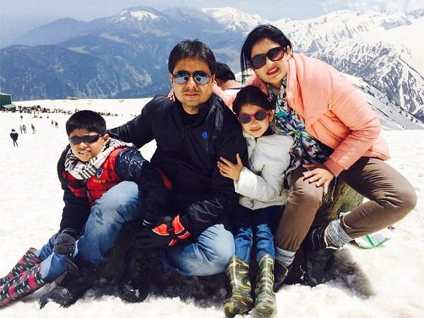 Harshaali Malhotra with her family