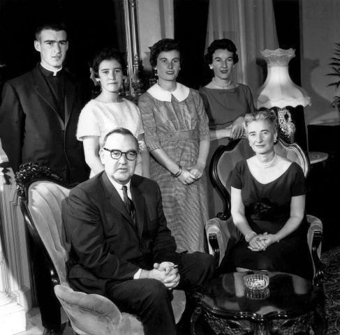 Jerry Brown with his parents and sisters