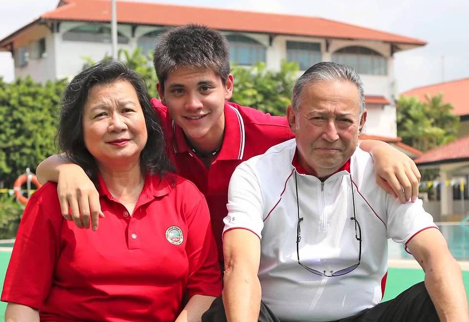 Joseph Schooling with his parents