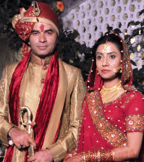 mohit-chauhan-with-his-wife