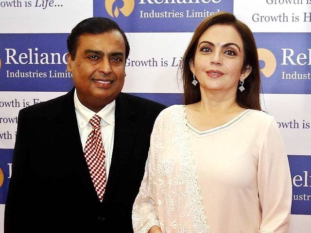 Mukesh Ambani with his wife Nita Ambani