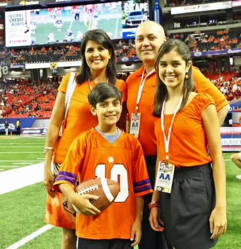 nikki-haley-with-her-husband-and-children