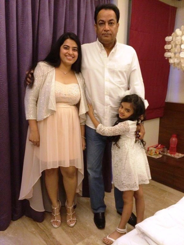 Ruhanika Dhawan with her parents
