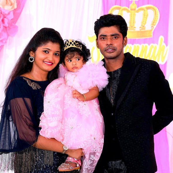 Sandy With His Wife Dorathy Sylvia & Daughter Tasha