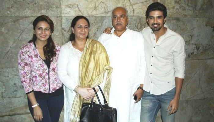 Huma Qureshi with Her Parents and Brother