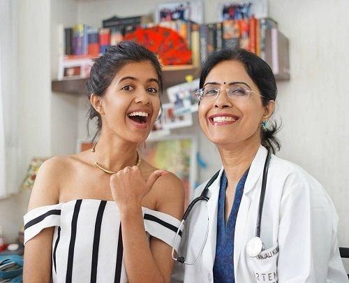 Sejal Kumar with her mother