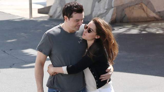 seth-macfarlane-and-emilia-clarke