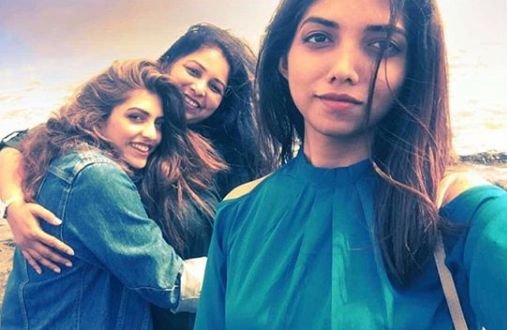 Shruti Sinha with her mother and sister