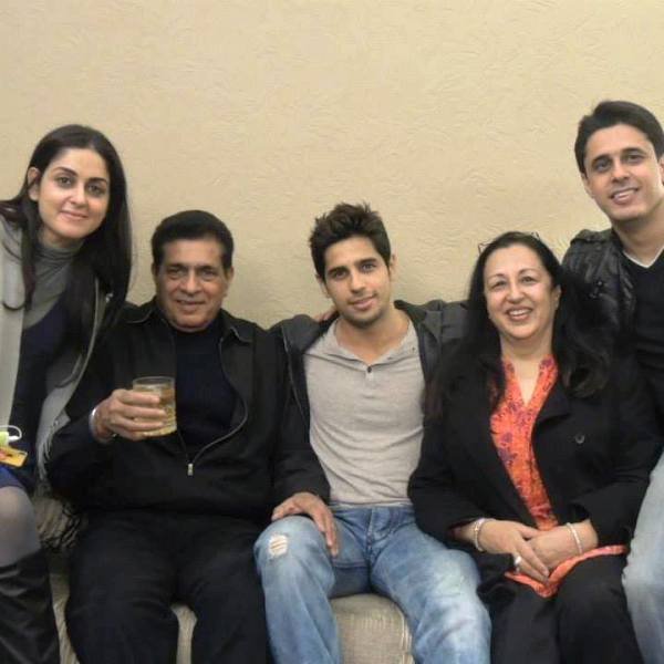 Sidharth Malhotra With His Family