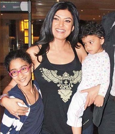 Sushmita Sen with her daughters
