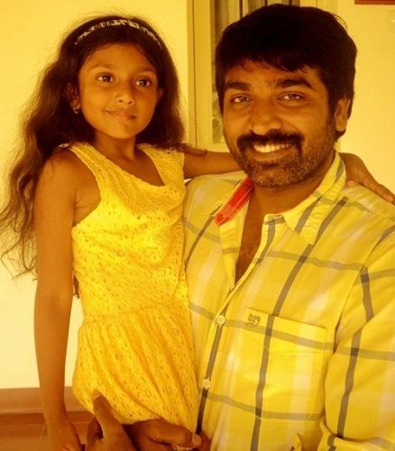 vijay-sethupathi-with-his-daughter-shreeja