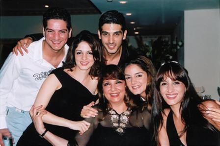 Zayed Khan with his sisters, mother, and brother-in-law